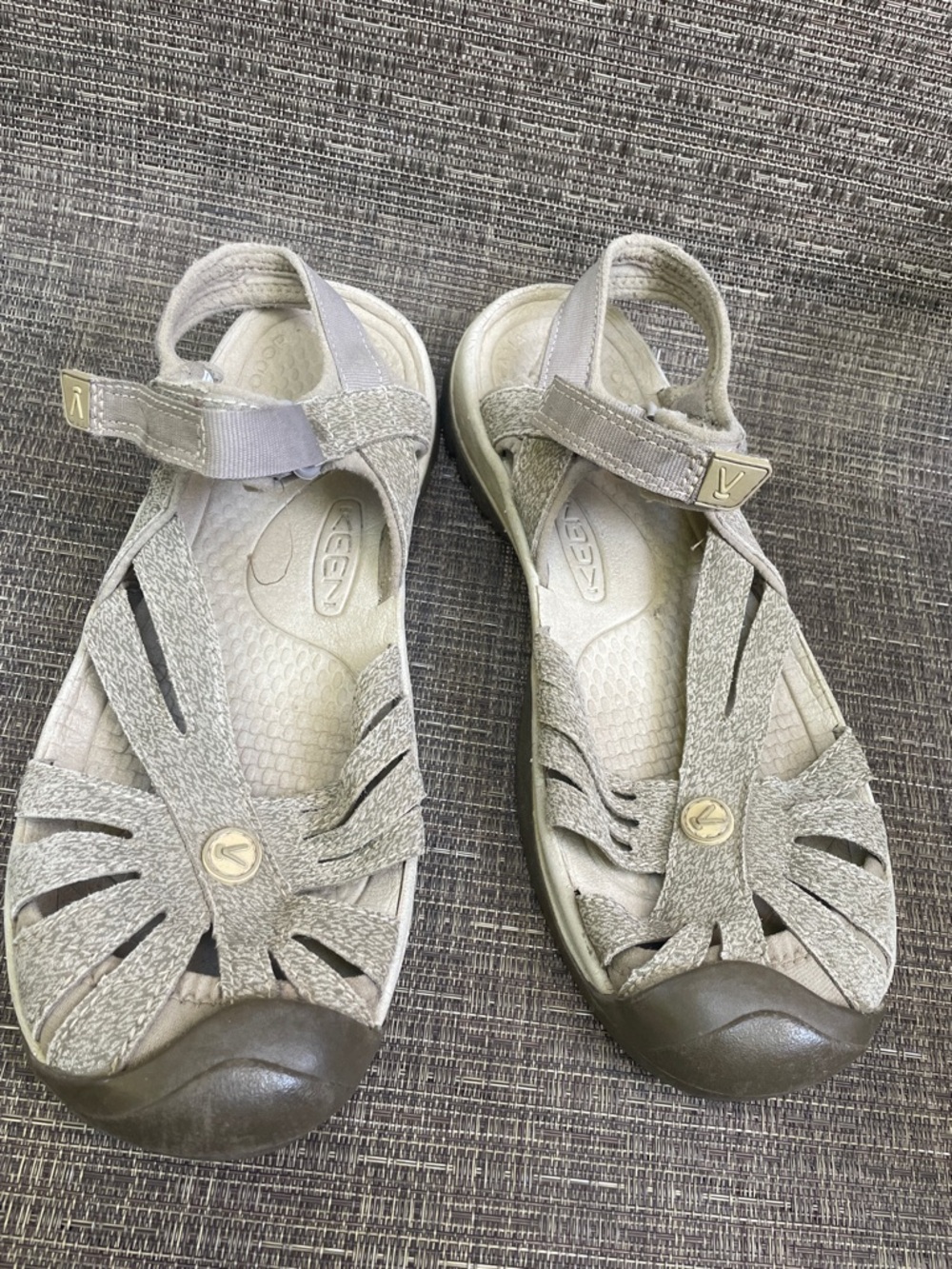 KEEN Women's Rose Sandals very nice condition!